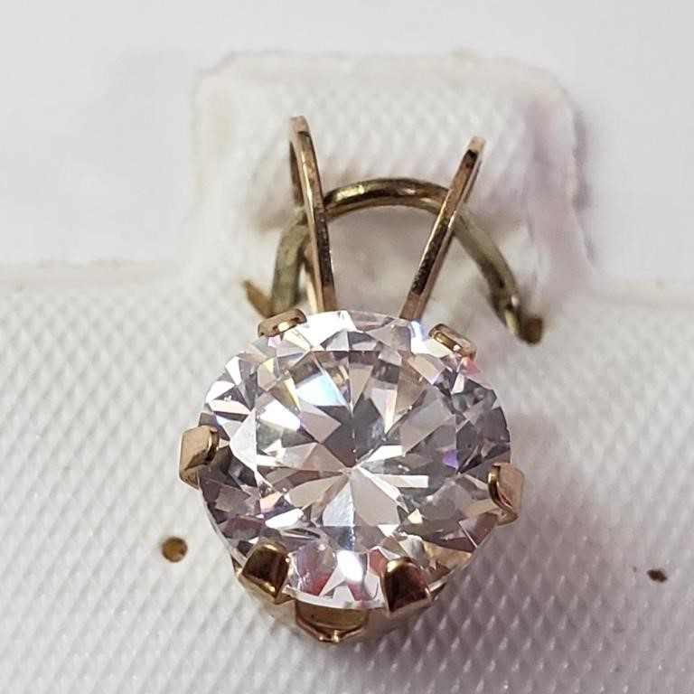 $140 10K  CZ Pendant