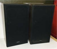 Pair of Vintage Kenwood Speakers. 3 way speakers