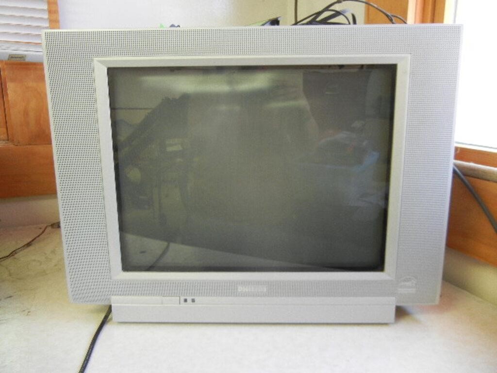 20" Phillips 20PT6441/37 Gaming CRT TV W/Remote