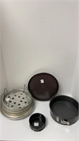 Cake dishes, springform cake pans
