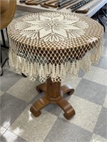 Oak 24" diameter Round Lamp Table