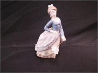 7" Lladro figurine #5212 Evita
