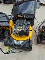 DeWalt 21" gas powered push mower 163 cc