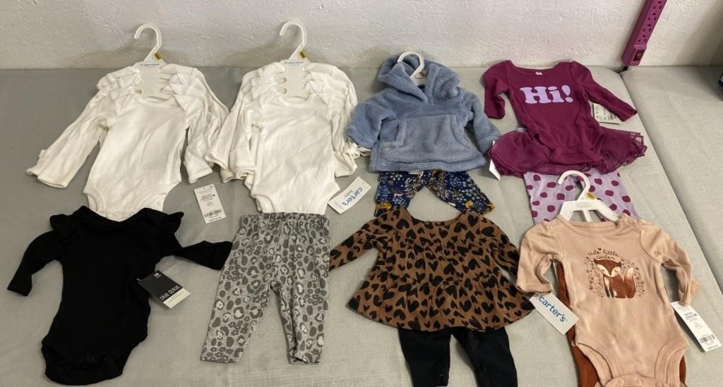 8 NewBorn Baby Outfits NWT