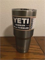 YETI 30 OZ TUMBLER WITH MEGASLIDER LID- GREY