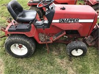 SNAPPER 1650 GARDEN TRACTOR PACKAGE