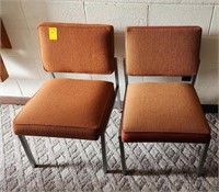2 sitting chairs