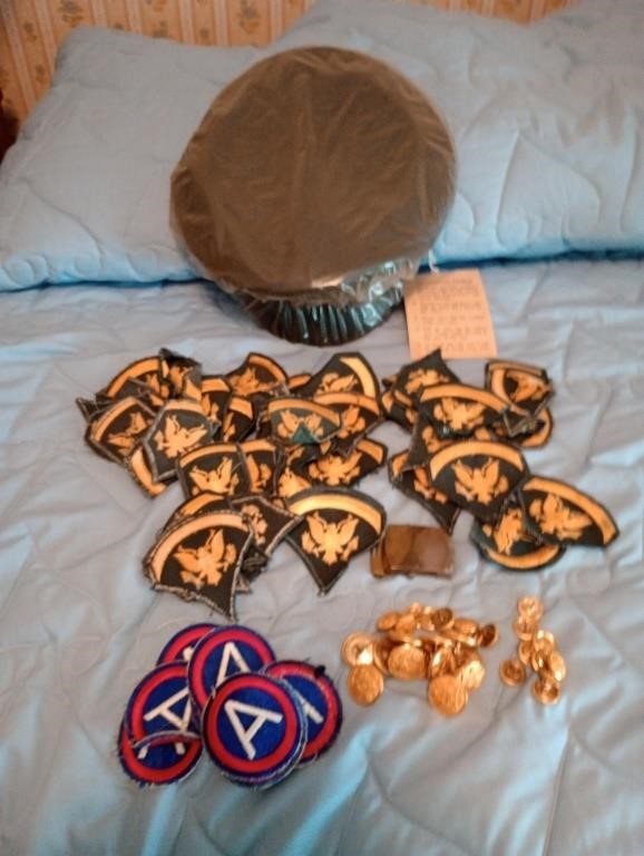 Great lot of Army specialist patches, uniform