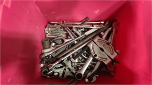 GROUP OF RATCHETS, WRENCHES AND MORE