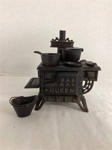 Queen Miniature Cast Iron and Metal Wood Stove