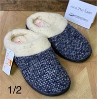 Ladies Slippers (size Large/ 8-9)(2nd photo)