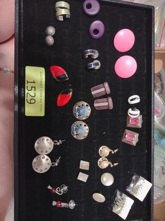 16 Pairs earrings