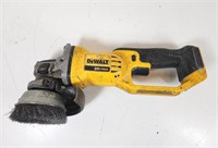 GUC DeWalt 4 1/2"-5 Grinder DCG 412 w/ Brush Attch