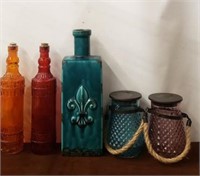 TRAY OF HOUSEHOLD DECOR, BOTTLES, CANDLE HOLDERS