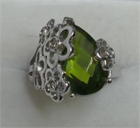 (WW) Sterling SIlver Green Sapphire Ring