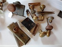 Mixed lot of vtg. door knobs, lock sets and more