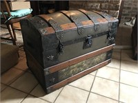 Dome top steamer trunk