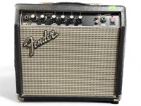 Powered on FENDER Frontman 15G 125V/30W Guitar