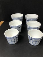 2 set of assorted size blue & white planters