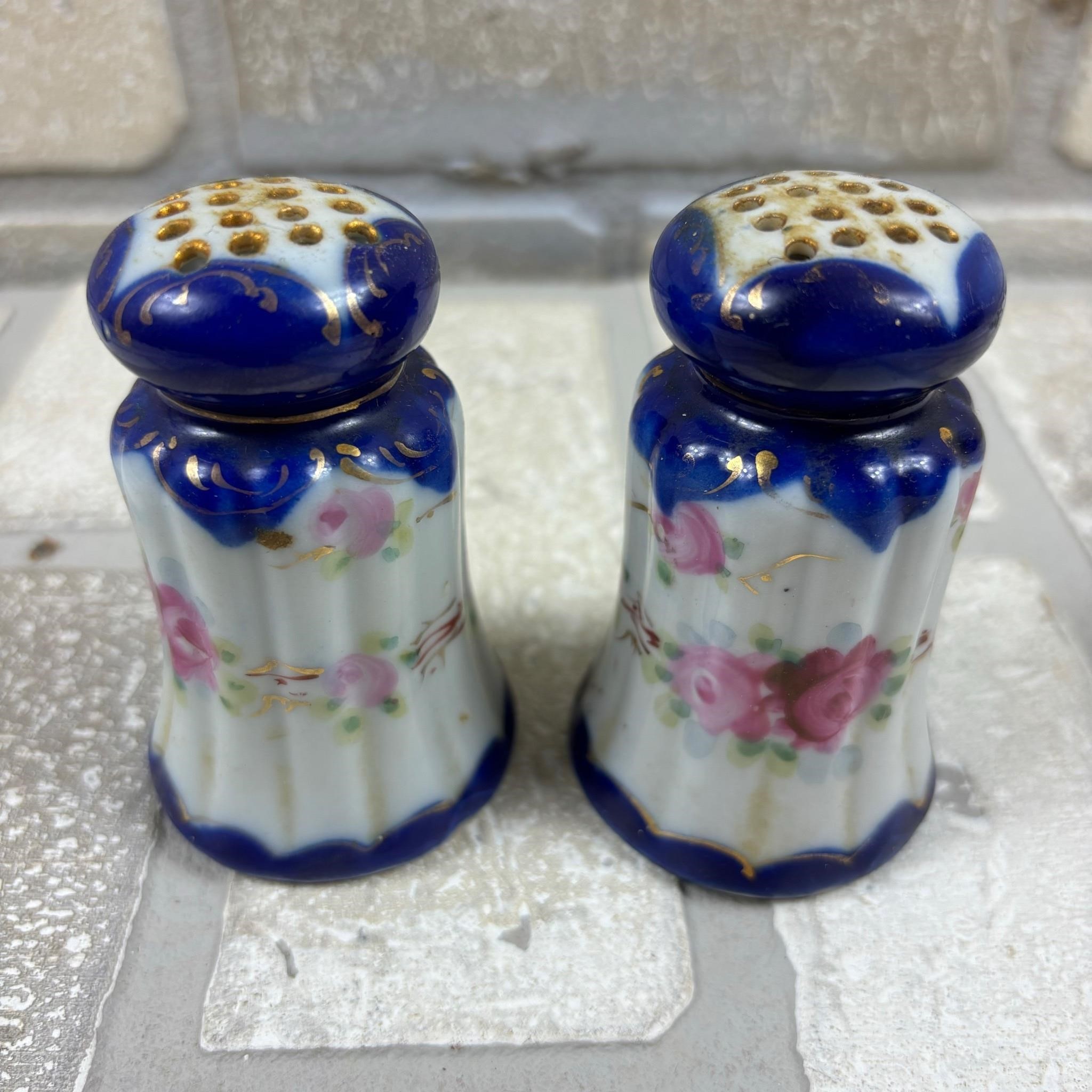 Flow Blue S+P Shakers, German