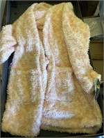 girls 3 pc size 10/12 large fuzzy robe, tank top