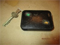 Swank Vtg. Key Holder w/ Release Buttons