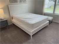 QUEEN BED