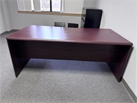 Desk 6' w x 30" Tall