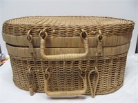 Oval wicker picnic basket