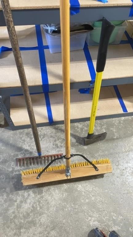 Rubbermaid Broom Lot