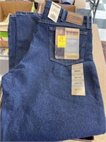 Wrangler classic fit jeans size 38 x 32