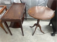 2 Sm. vintage tables