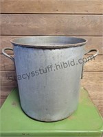 15 T x 14 Round Old Large Pot