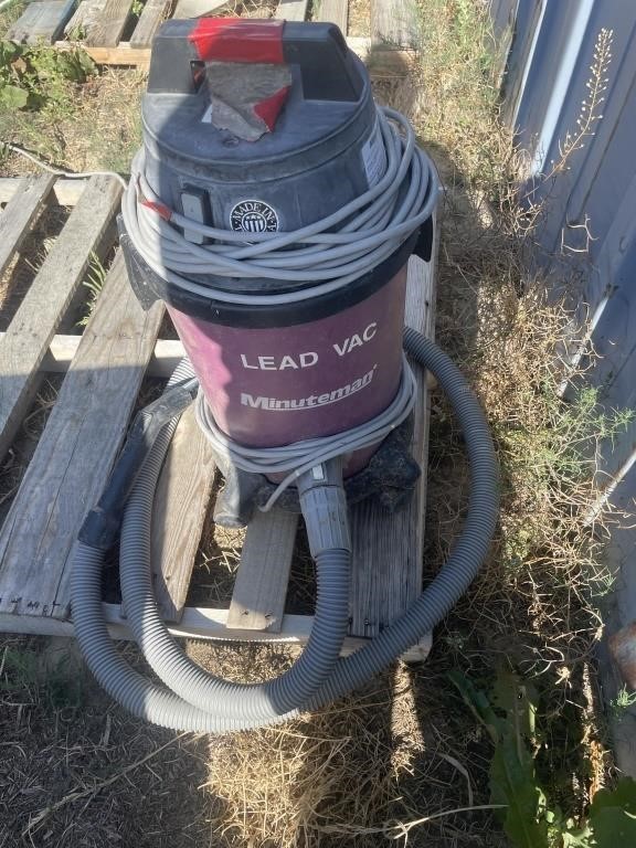 Minuteman lead vac shop vac