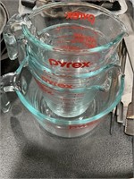 Pyrex measuring cups