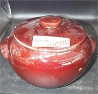 stoneware pot with lid
