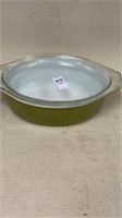 Green Pyrex ovenware 2 1/2 quart size with lid