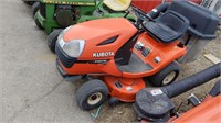 Kubota 1570 Lawn Tractor c/w Bagger, 40in Deck