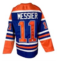 Mark Messier Signed Jersey (JSA)Mark Messier Signe