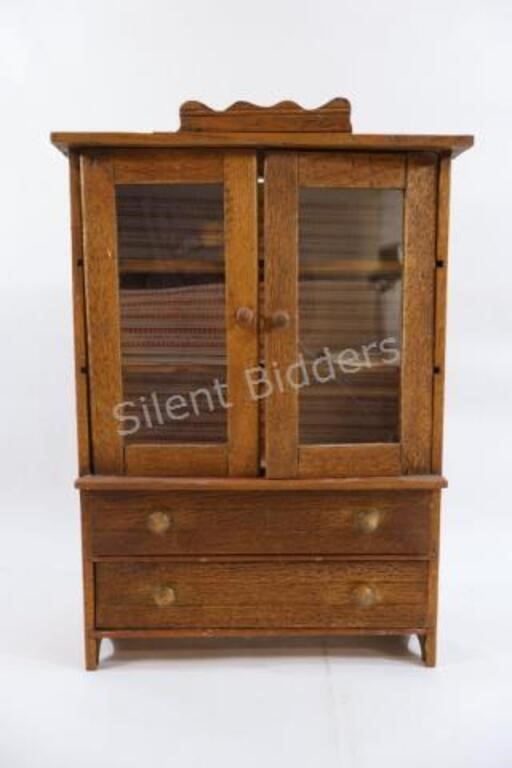VTG Wooden Child's Display Cabinet - 15"