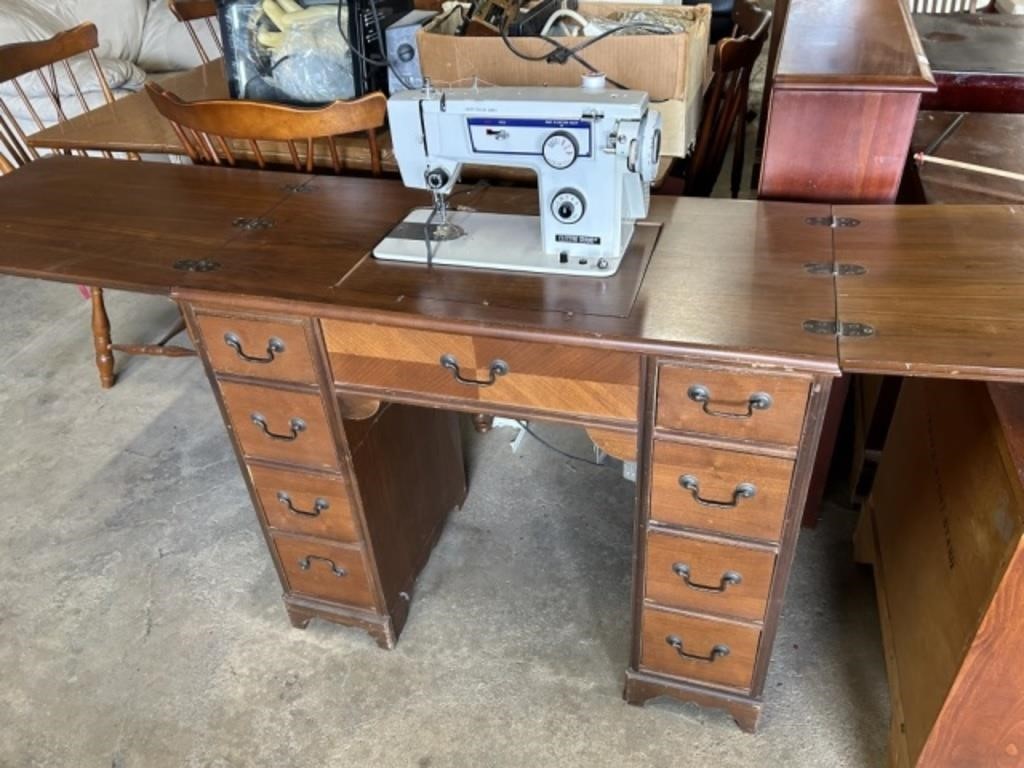 ELECTRO GRAND SEWING MACHINE