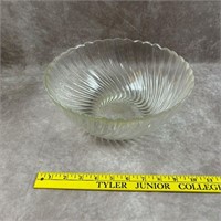 Swirl Glass Serving Bowl