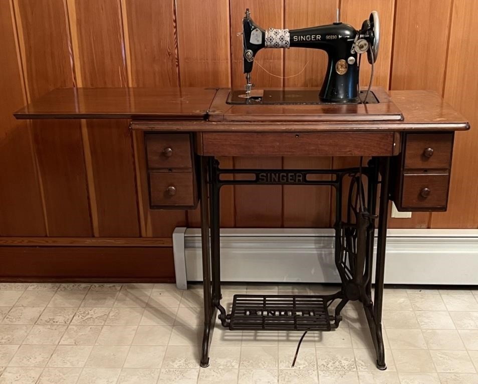 Singer Treadle Sewing Machine in good condition