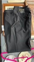 (New) women’s size 14 dress pants