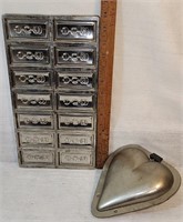 Large 14 Bar Mold And Large Heart On Pedestal