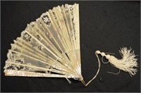Vintage mother of pearl & lace ladies fan
