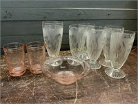9 PIECES OF GLASSWARE