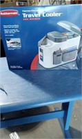 NIB RUBBERMAID TRAVEL COOLER