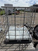 Metal tote cage