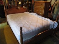 Full sz 4pc bedroom suite - poster bed, dresser,